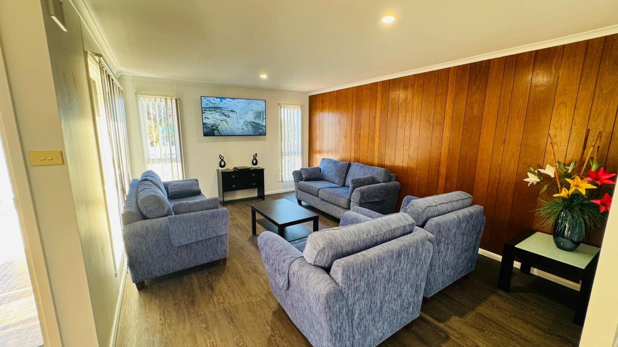 Clare Valley Motel Екстериор снимка