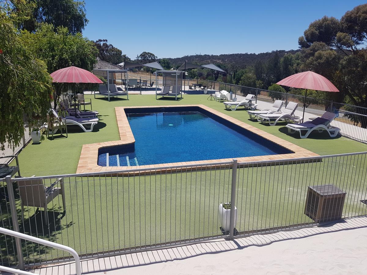 Clare Valley Motel Екстериор снимка